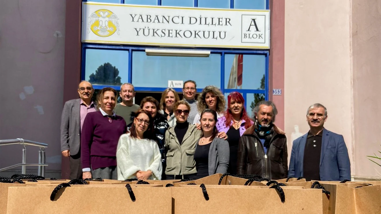 Selçuk Üniversitesinde öğrencilere iftariyelik kumanya dağıtıldı